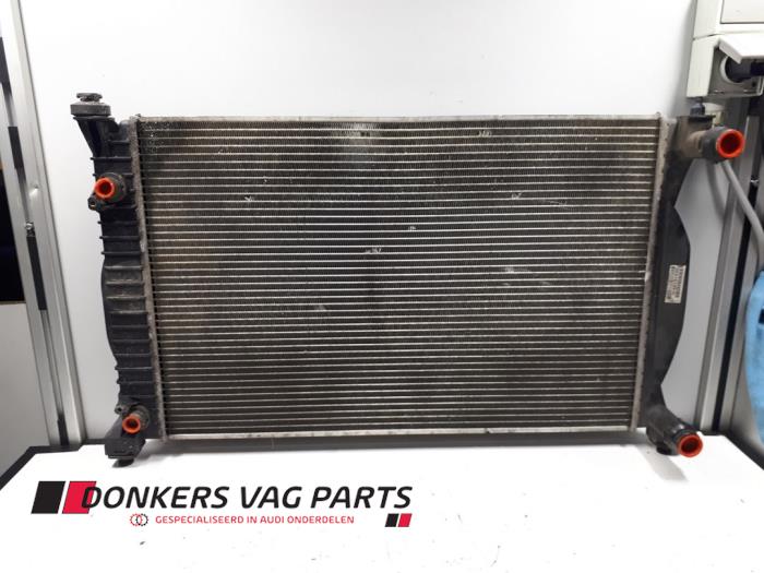 Usagé Radiateur Audi A4 Avant (B6) 1.8 T 20V Prix € 35,00 Règlement à la marge proposé par Donkers VAG Parts