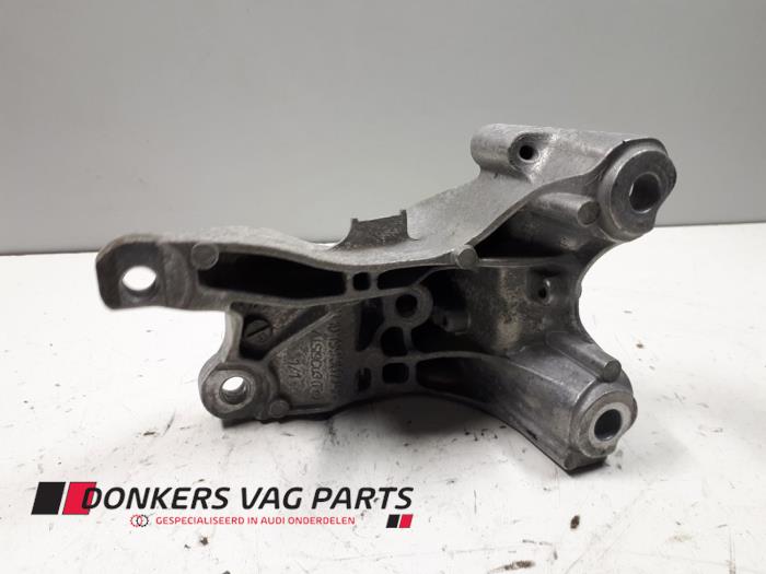Support moteur d'un Audi A8 (D4) 4.0 V8 32V TFSI Quattro 2013