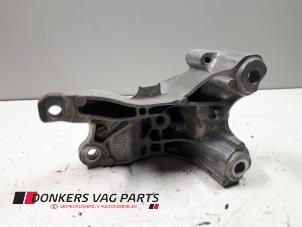 Support moteur d'un Audi A8 (D4) 4.0 V8 32V TFSI Quattro 2013