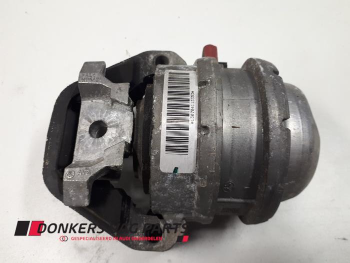 Used Engine mount Audi A8 (D4) 4.0 V8 32V TFSI Quattro Price € 300,00 Margin scheme offered by Donkers VAG Parts