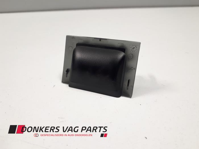 Begagnade Ljussensor Audi A3 (8V1/8VK) Pris € 15,00 Marginaltabell erbjuds av Donkers VAG Parts