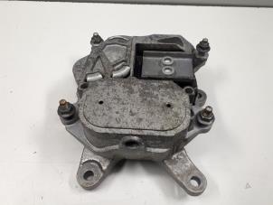 Used Gearbox mount Audi Q7 (4MB/4MG) 3.0 TDI V6 24V Price € 50,00 Margin scheme offered by Autoparts Veghel