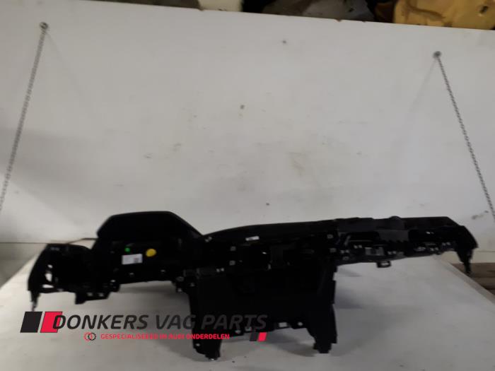 Usados Salpicadero Audi Q4 (F4B) 45 e-tron quattro 77 kWh Precio € 1.000,00 Norma de margen ofrecido por Donkers VAG Parts