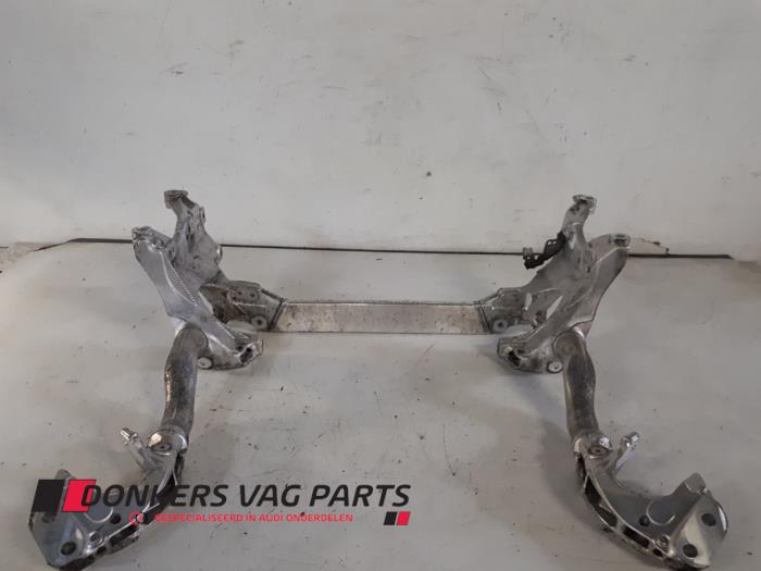 Usagé Faux châssis Audi A4 Avant (B8) 2.0 TDI 16V Prix € 150,00 Règlement à la marge proposé par Donkers VAG Parts