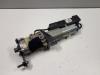 Motor for power tailgate closer from a Audi Q5 (8RB) 2.0 TDI 16V Quattro 2012