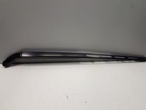 Used Front wiper arm Audi A8 (D4) 4.2 TDI V8 32V Quattro Price € 10,00 Margin scheme offered by Autoparts Veghel