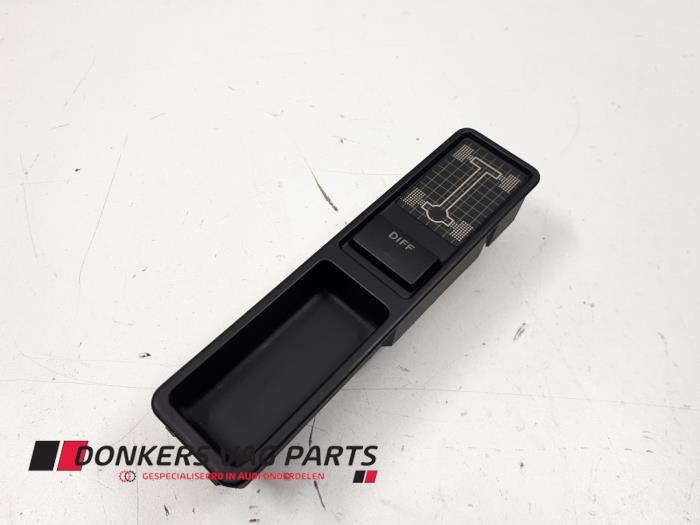 Usados Interruptor Audi 80 Quattro (B4) Precio € 50,00 Norma de margen ofrecido por Donkers VAG Parts