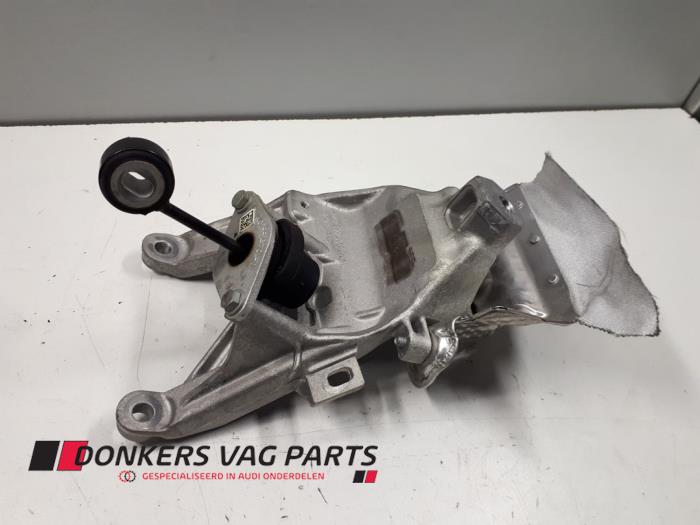 Used Engine mount Audi A6 (C8) 2.0 40 TDI Mild hybrid Price € 25,00 Margin scheme offered by Donkers VAG Parts