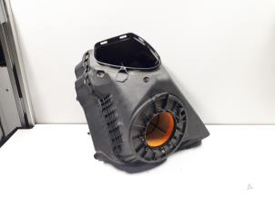 Usados Cuerpo de filtro de aire Audi A6 (C7) 3.0 TDI V6 24V Quattro Precio € 50,00 IVA incluido ofrecido por Autoparts Veghel