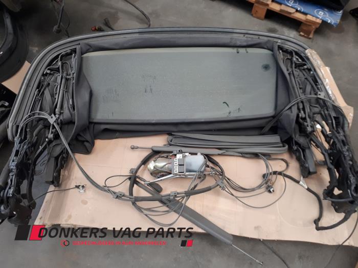 Używane Miekki dach cabrio Audi A4 Cabrio (B7) 3.0 TDI V6 24V Quattro Cena € 400,00 Procedura marży oferowane przez Donkers VAG Parts