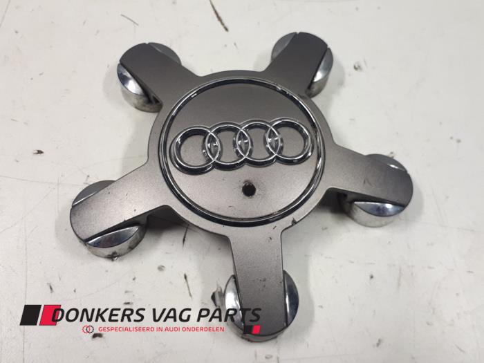 Używane Kolpak Audi Rózne Cena € 10,00 Procedura marży oferowane przez Donkers VAG Parts
