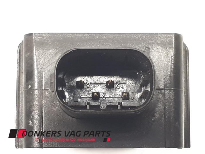 Däcktryckssensor från en Audi A8 (D3) 6.0 W12 48V Quattro 2004
