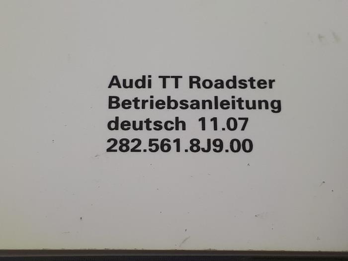 Betriebsanleitung van een Audi TT Roadster (8J9)