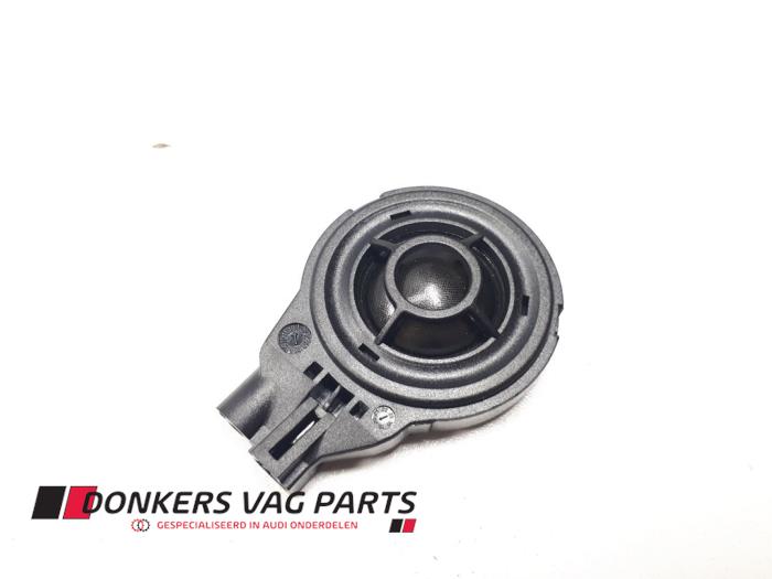 Używane Glosnik Audi RS 5 Sportback (F5A/F5F) 2.9 V6 TFSI 24V Cena € 15,00 Procedura marży oferowane przez Donkers VAG Parts