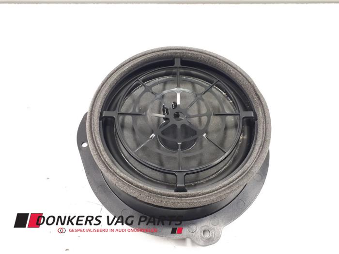 Używane Glosnik Audi RS 5 Sportback (F5A/F5F) 2.9 V6 TFSI 24V Cena € 25,00 Procedura marży oferowane przez Donkers VAG Parts