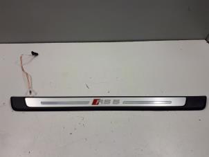 Używane Próg drzwi lewa Audi RS 5 Sportback (F5A/F5F) 2.9 V6 TFSI 24V Cena € 75,00 Procedura marży oferowane przez Autoparts Veghel