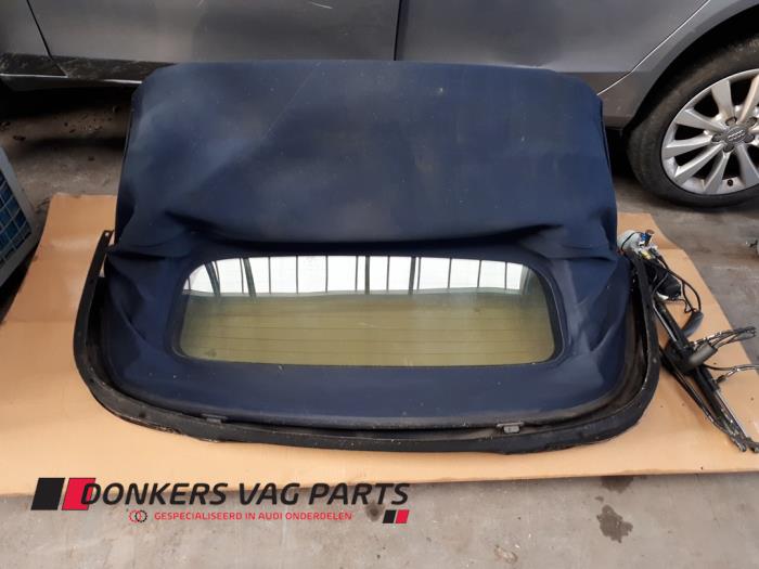 Używane Miekki dach cabrio Audi TT Roadster (8N9) 1.8 20V Turbo Cena € 500,00 Procedura marży oferowane przez Donkers VAG Parts