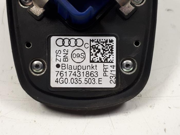 GPS antenna from a Audi A5 Sportback (8TA) 2.0 TDI 16V Quattro 2014