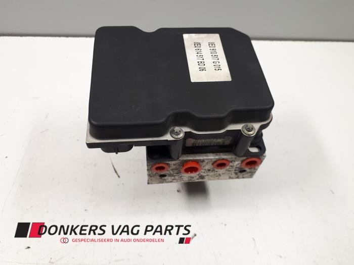 Begagnade ABS-pump Audi RS 4 (B7) RS4 4.2 V8 40V Pris € 200,00 Marginaltabell erbjuds av Donkers VAG Parts