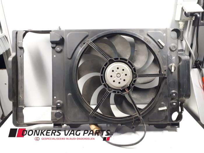 Używane Wentylator Audi A2 (8Z0) 1.4 TDI Euro 4 Cena € 75,00 Procedura marży oferowane przez Donkers VAG Parts