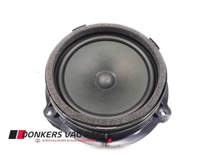Używane Glosnik Audi A6 Avant (C8) 2.0 16V 45 TFSI Mild Hybrid Cena € 40,00 Z VAT oferowane przez Donkers VAG Parts