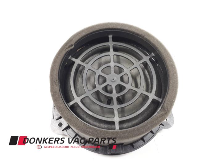 Używane Glosnik Audi SQ7 (4MB/4MG) 4.0 TDI V8 32V Cena € 30,00 Procedura marży oferowane przez Donkers VAG Parts