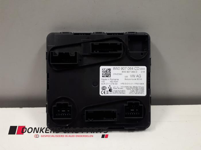 Używane Modul Comfort Audi SQ7 (4MB/4MG) 4.0 TDI V8 32V Cena € 200,00 Procedura marży oferowane przez Donkers VAG Parts