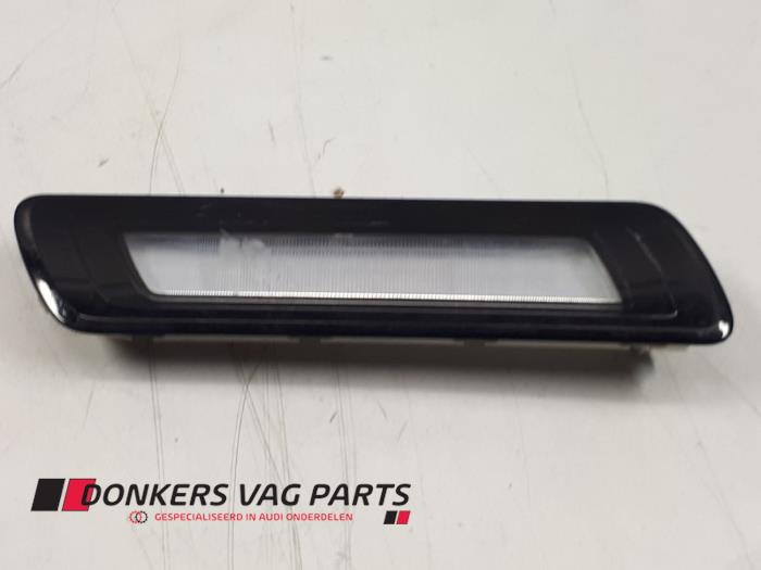 Używane Lampa LED Audi SQ7 (4MB/4MG) 4.0 TDI V8 32V Cena € 7,50 Procedura marży oferowane przez Donkers VAG Parts