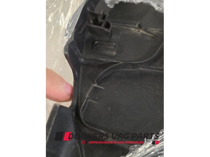 Abdeckblech Motor van een Audi SQ7 (4MB/4MG) 4.0 TDI V8 32V 2017