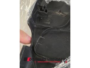 Abdeckblech Motor van een Audi SQ7 (4MB/4MG) 4.0 TDI V8 32V 2017