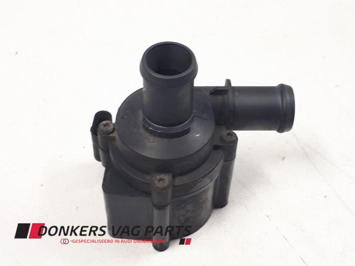 Usagé Pompe à eau Audi SQ7 (4MB/4MG) 4.0 TDI V8 32V Prix € 24,20 Règlement à la marge proposé par Donkers VAG Parts