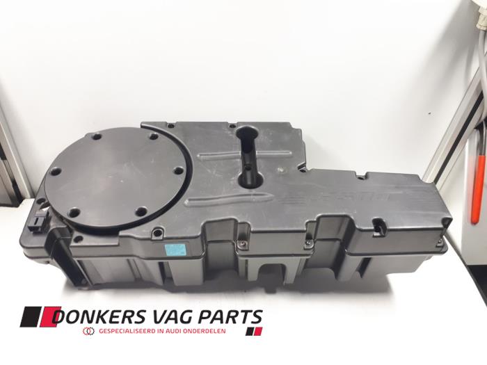 Używane Subwoofer Audi SQ7 (4MB/4MG) 4.0 TDI V8 32V Cena € 100,00 Procedura marży oferowane przez Donkers VAG Parts