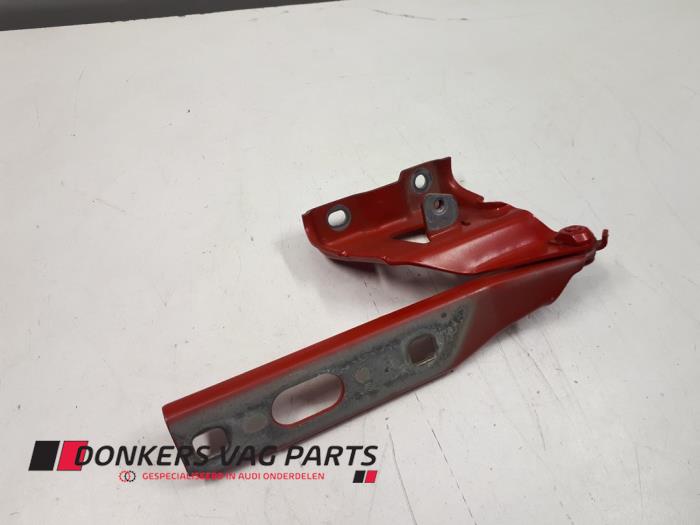 Hood hinges