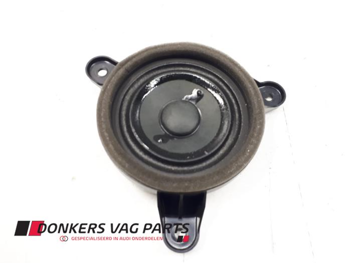 Używane Glosnik Audi S8 (D4) 4.0 V8 TFSI 32V Cena € 30,00 Procedura marży oferowane przez Donkers VAG Parts