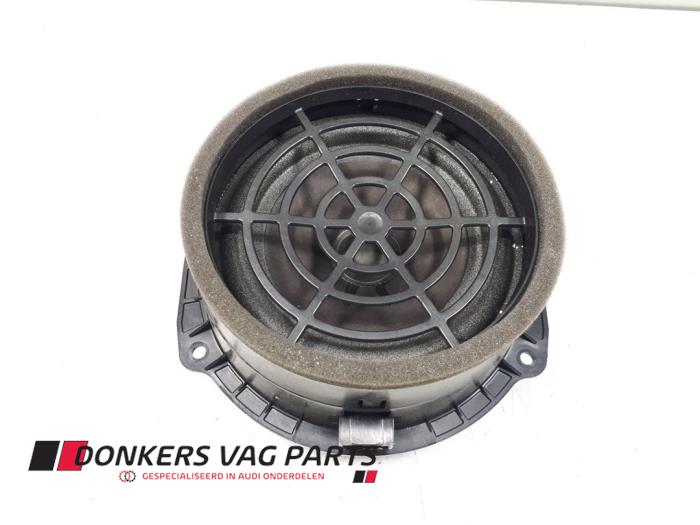 Używane Glosnik Audi S8 (D4) 4.0 V8 TFSI 32V Cena € 30,00 Procedura marży oferowane przez Donkers VAG Parts