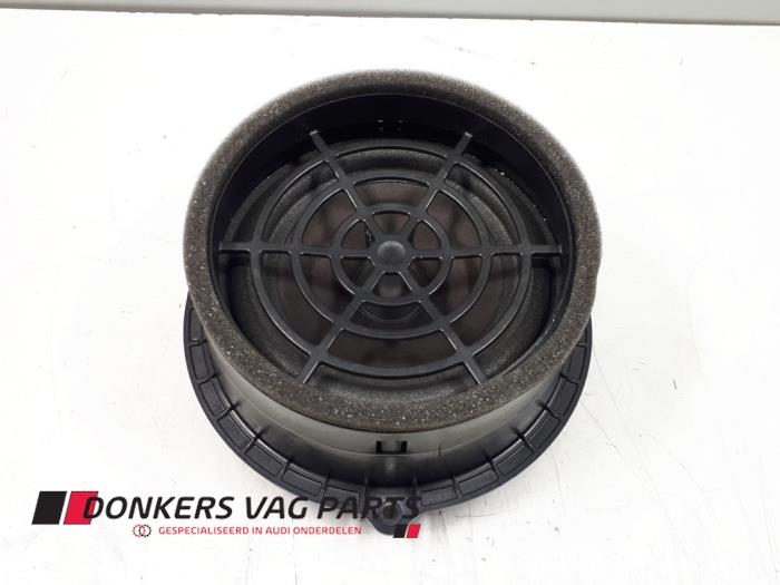 Używane Glosnik Audi S8 (D4) 4.0 V8 TFSI 32V Cena € 30,00 Procedura marży oferowane przez Donkers VAG Parts