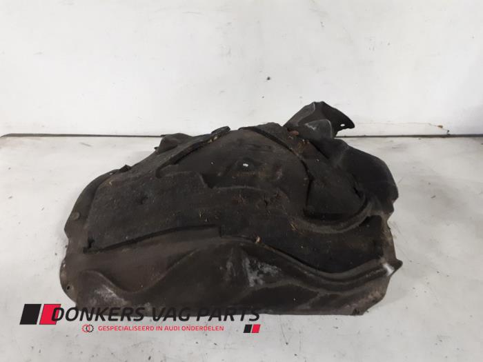 Używane Nadkole Audi S8 (D4) 4.0 V8 TFSI 32V Cena € 30,00 Procedura marży oferowane przez Donkers VAG Parts