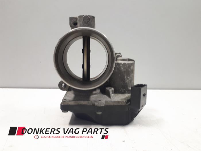 Usagé Boîtier accélérateur Audi A6 (C7) 3.0 TDI V6 24V Quattro Prix € 75,00 Règlement à la marge proposé par Donkers VAG Parts