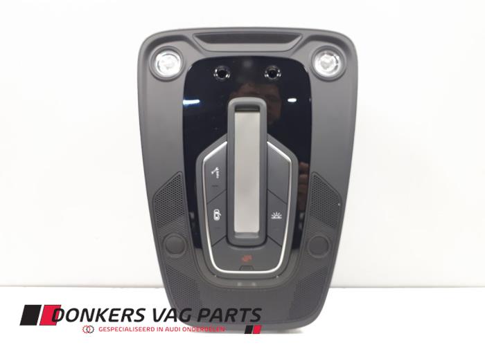 Begagnade Innerbelysning, fram Audi Q5 (FYB/FYG) Pris € 100,00 Marginaltabell erbjuds av Donkers VAG Parts