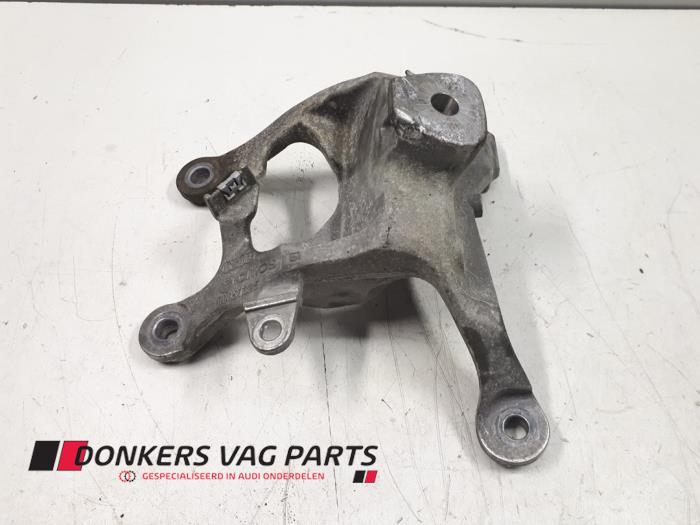 Usagé Support moteur Audi S8 (D4) 4.0 V8 TFSI 32V Prix € 20,00 Règlement à la marge proposé par Donkers VAG Parts