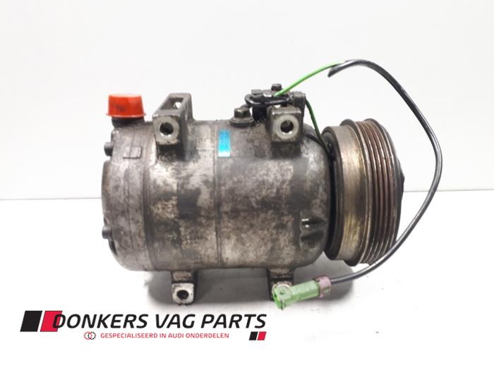 Usagé Compresseur de clim Audi A6 (C4) 1.8 20V Prix € 35,00 Règlement à la marge proposé par Donkers VAG Parts