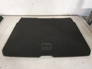 Usados Suelo maletero Audi Q2 (GAB/GAG) Precio € 75,00 Norma de margen ofrecido por Autoparts Veghel