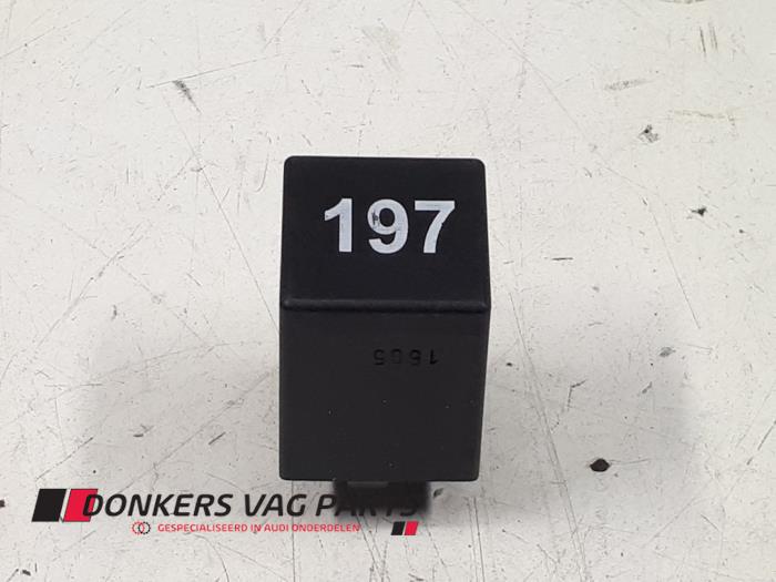 Nowe Przekaznik interwalu Audi A4 (B5) Cena € 86,94 Z VAT oferowane przez Donkers VAG Parts