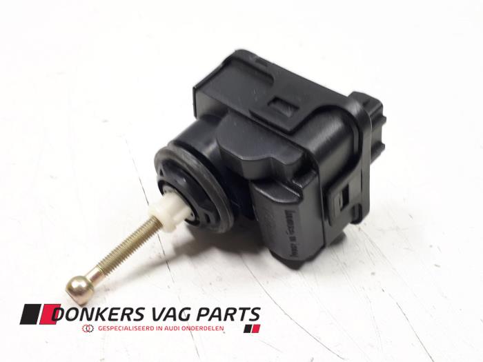 Nowe Silnik reflektora Audi A6 (C4) Cena € 35,01 Z VAT oferowane przez Donkers VAG Parts