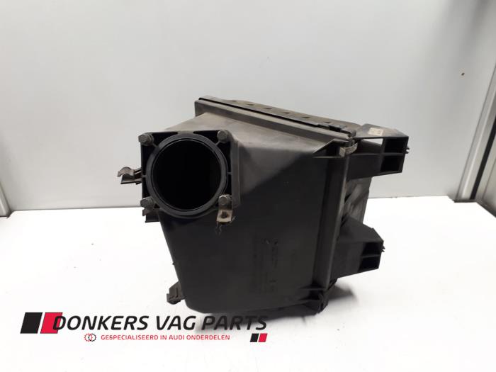 Begagnade Luftfilter Audi A4 Avant (B5) 2.4 30V Pris € 25,00 Marginaltabell erbjuds av Donkers VAG Parts