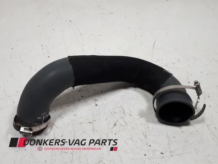 Intercooler Schlauch Audi A4 (B9), 2015 3.0 TDI V6 24V, Limousine, 4-tr, Diesel, 2.967cc, 200kW (272pk), FWD, CRTC, 2015-05 / 2018-08, 8W2; 8WC (Gebraucht)