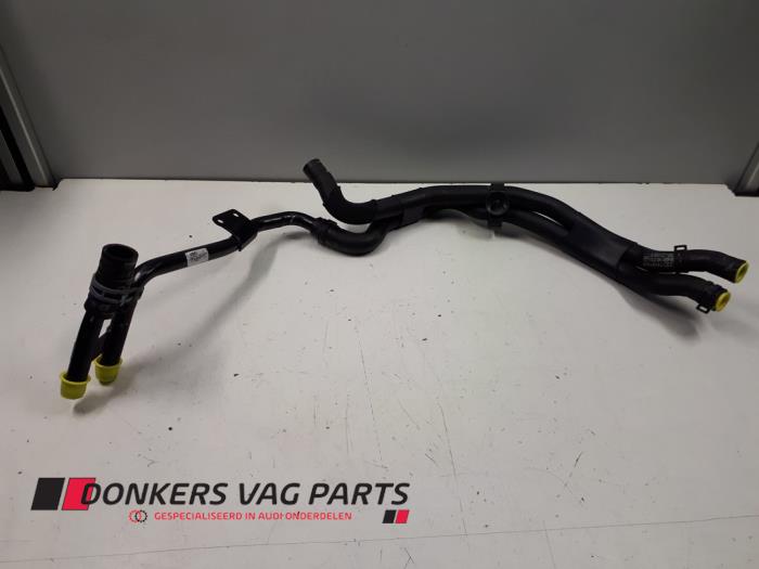 Begagnade Vattenrör Audi RS7 Sportback (4GA/4GF) 4.0 V8 TFSI 32V Pris € 30,00 Inklusive moms erbjuds av Donkers VAG Parts