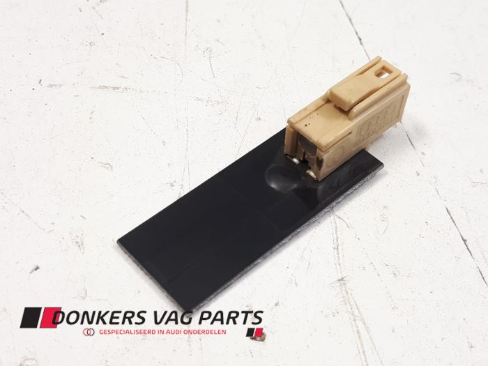 Używane Antena Bluetooth Audi Q7 (4LB) 3.0 TDI V6 24V Cena € 8,00 Procedura marży oferowane przez Donkers VAG Parts