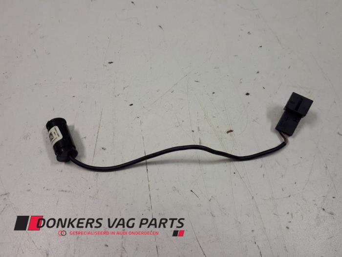 Usados Micrófono Audi A4 Precio € 10,00 Norma de margen ofrecido por Donkers VAG Parts