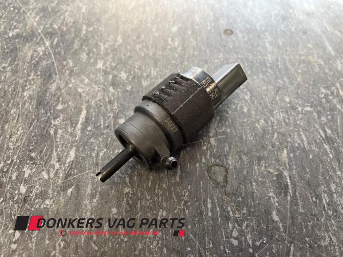 Używane Pompa spryskiwacza przód Audi S5 (F53/F5P) 3.0 TFSI V6 24V Cena € 9,99 Z VAT oferowane przez Donkers VAG Parts
